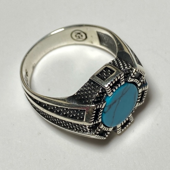 Sterling Silver and Blue Stone Ring 10 - Picture 2 of 5